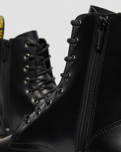 DR. MARTENS 8 EYE BOOT JADON